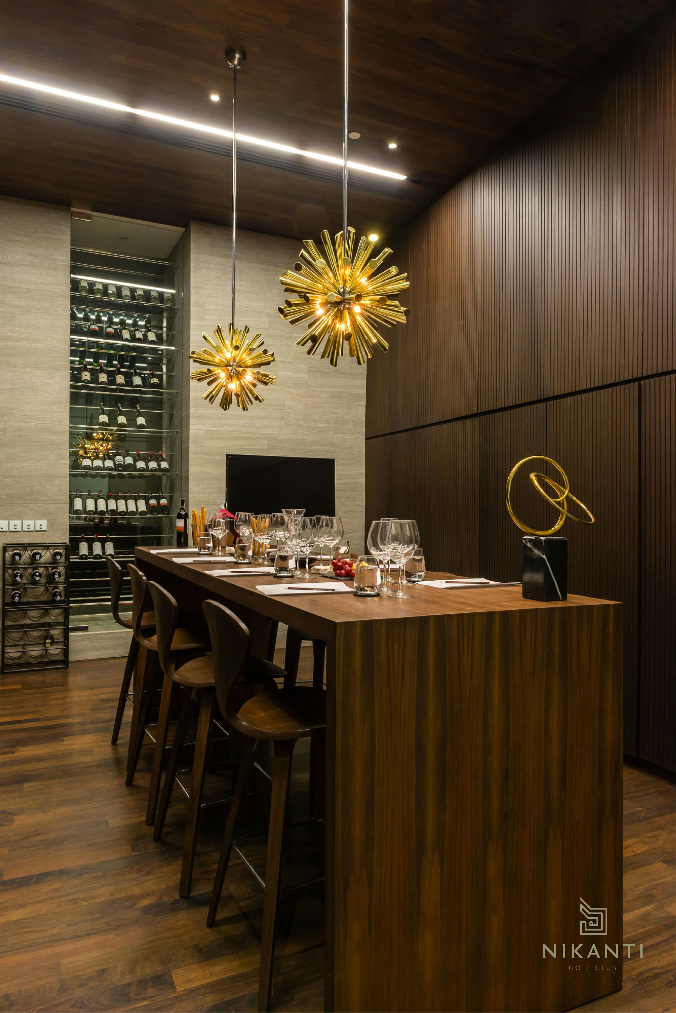 Nikanti Golf Clubhouse — Dining Room