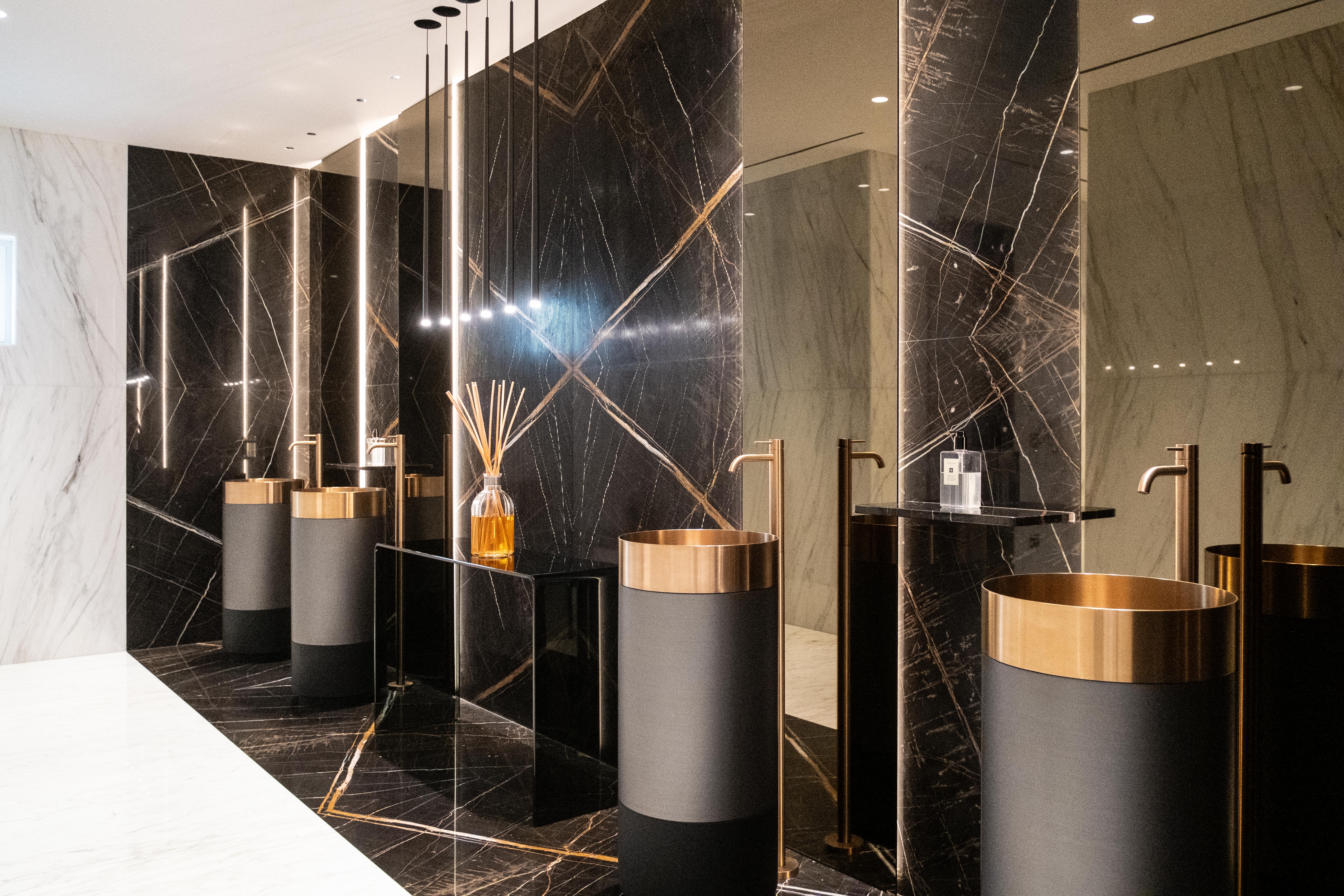 Private Meeting Complex — Bathroom