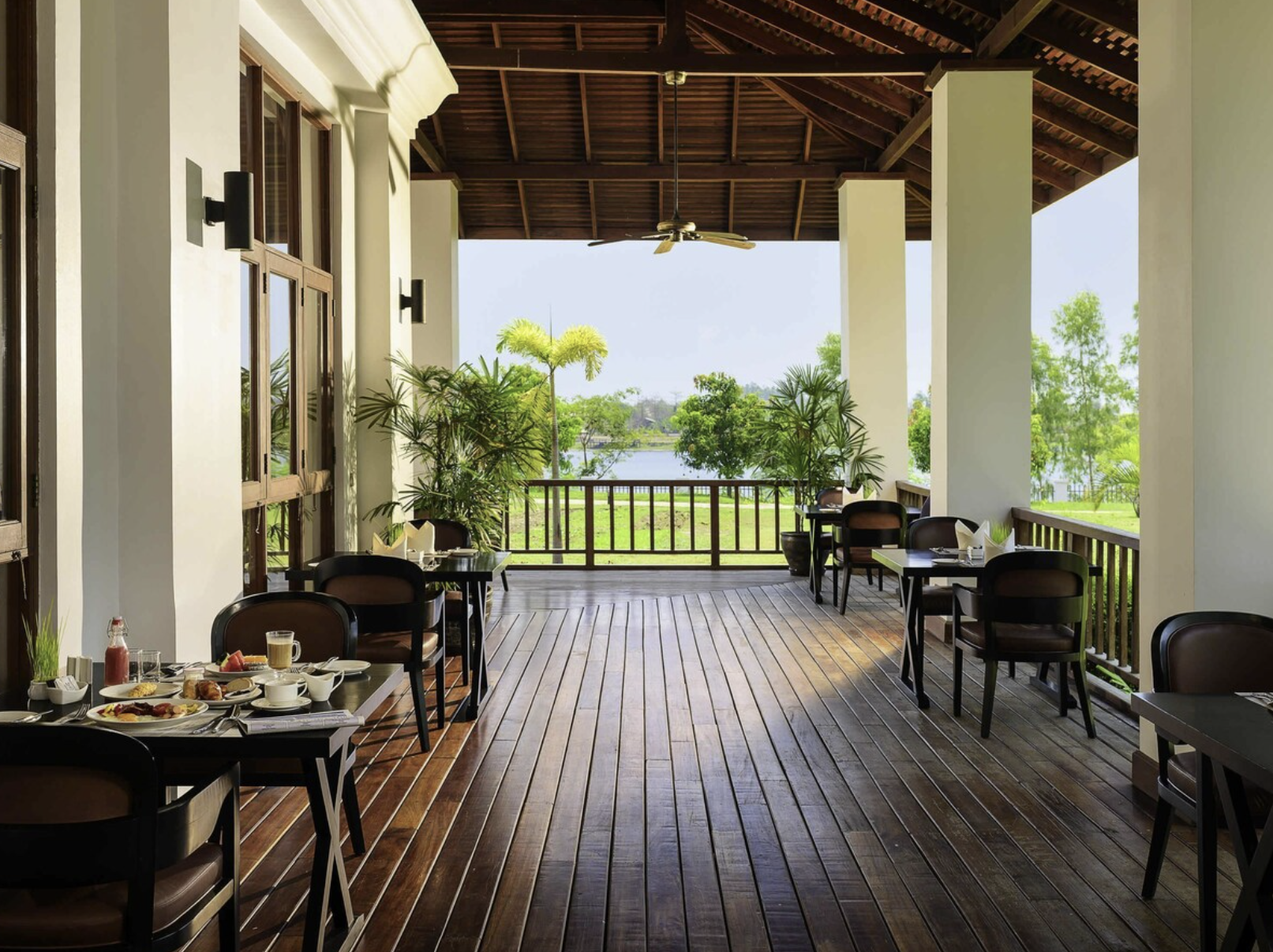 M Gallery - The Lake Garden Hotel Nay Pyi Taw — Exterior