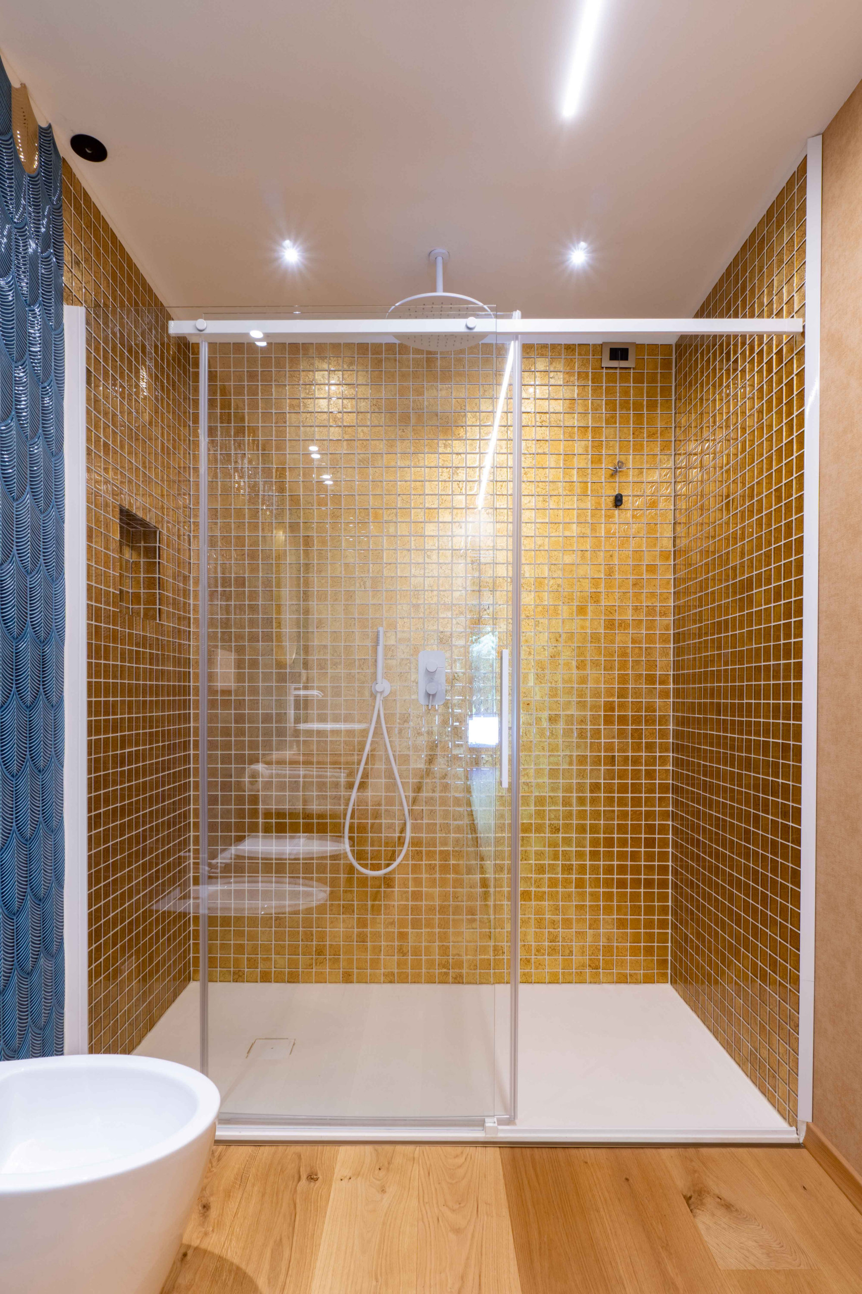 UN BAGNO PREZIOSO — Bathroom