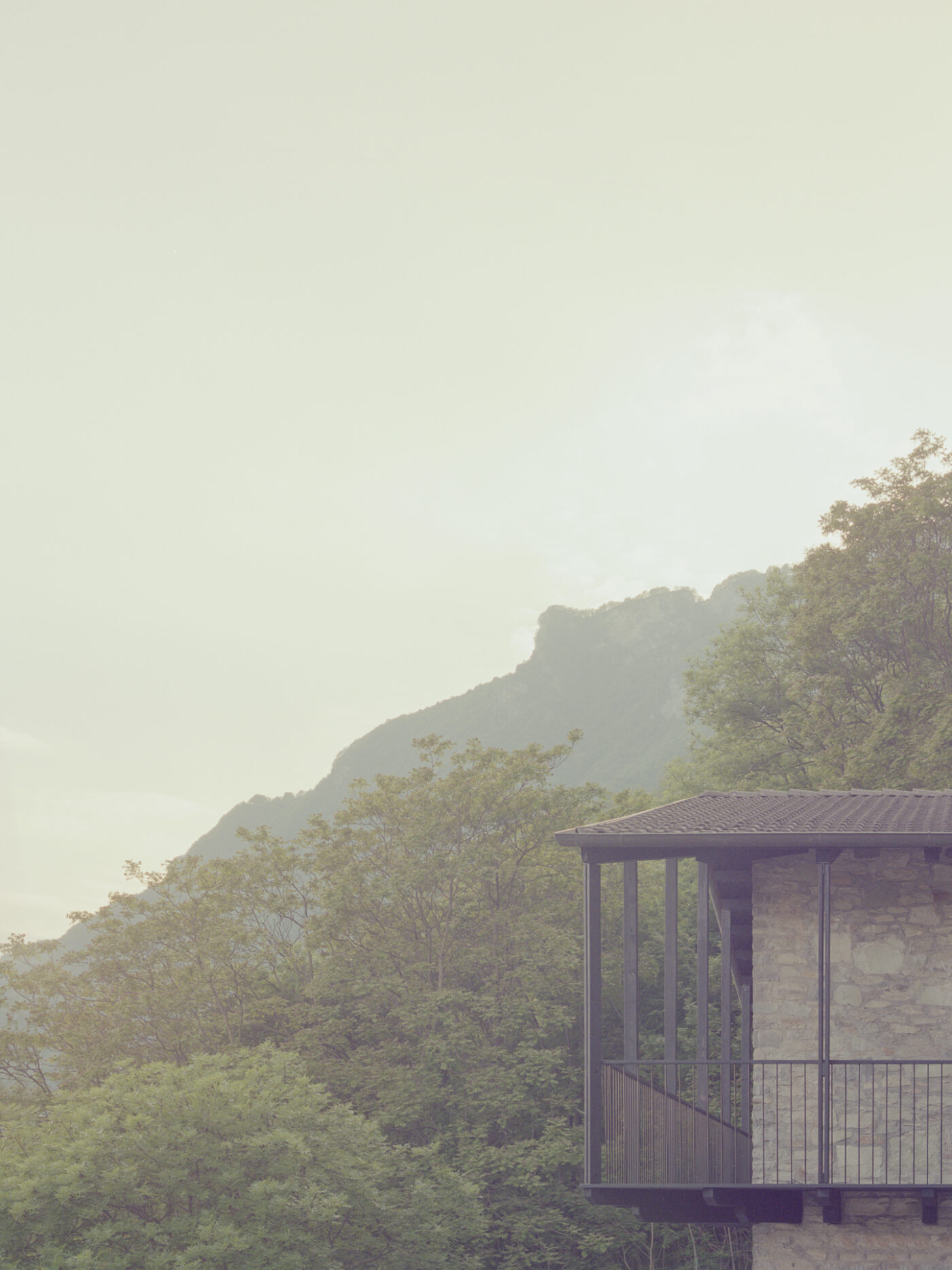 House on Lugano lake — Exterior