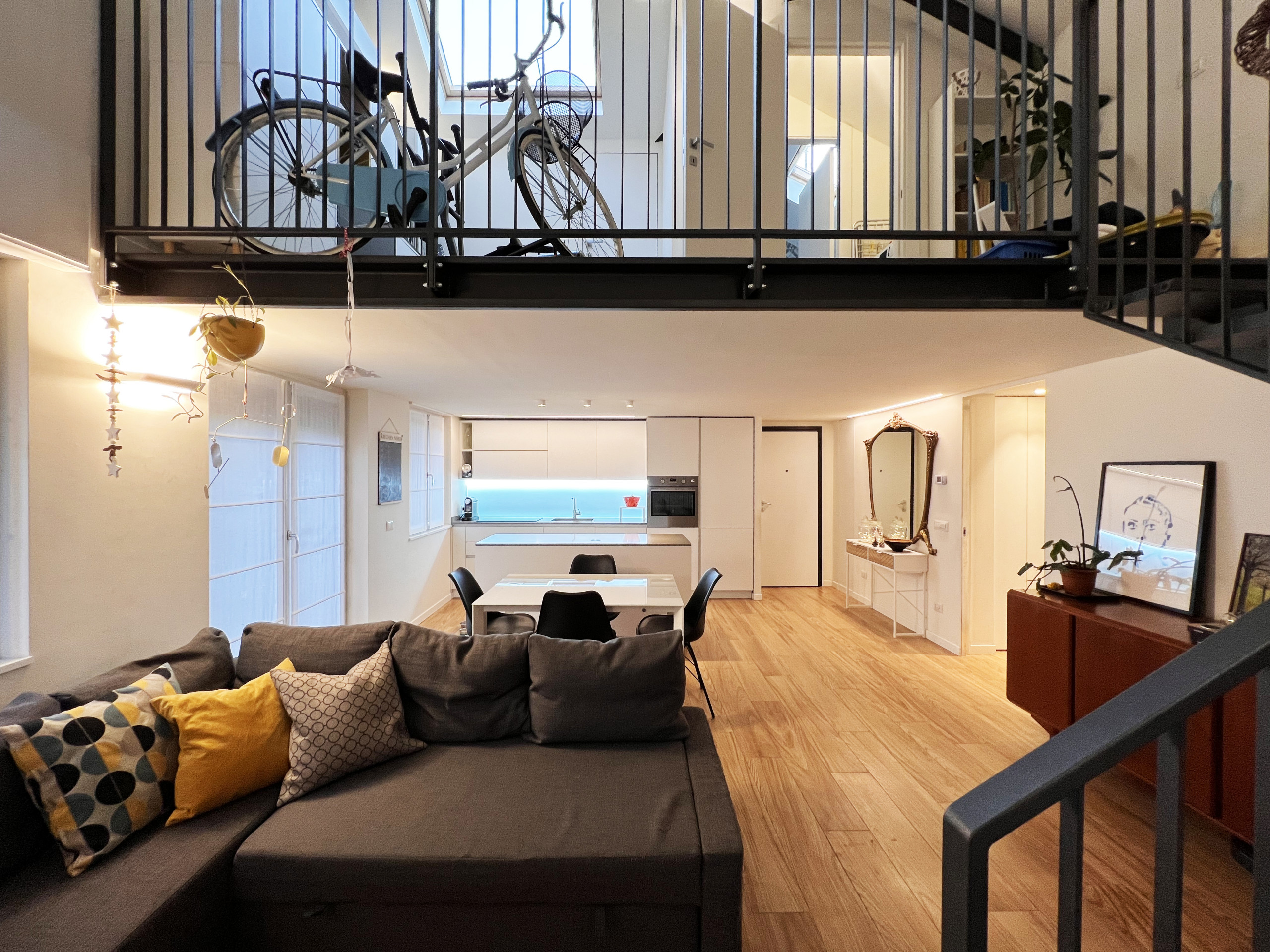 Recupero Sottotetto - Ristrutturazione Completa - San Siro — Living Room