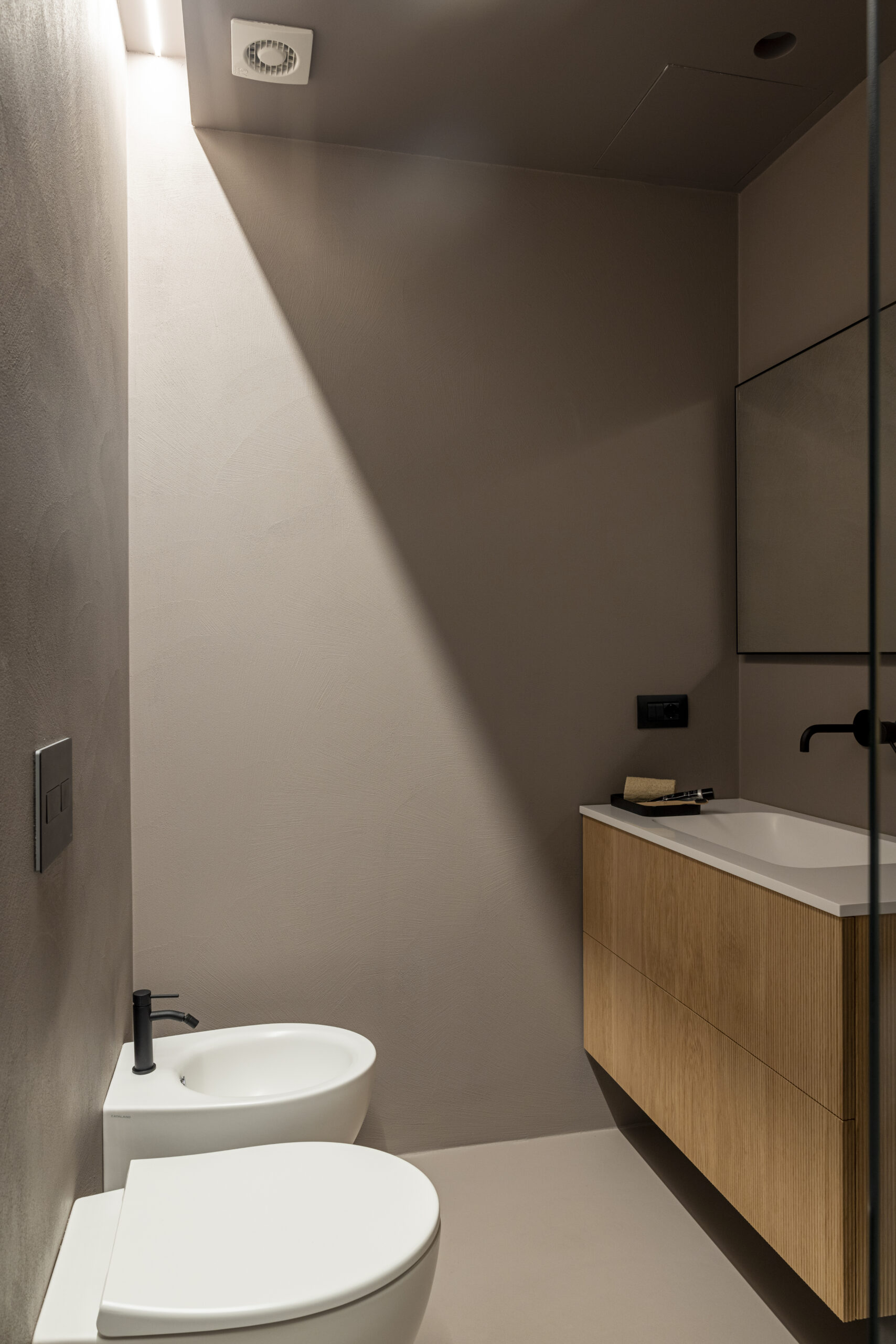 Canonica House — Bathroom