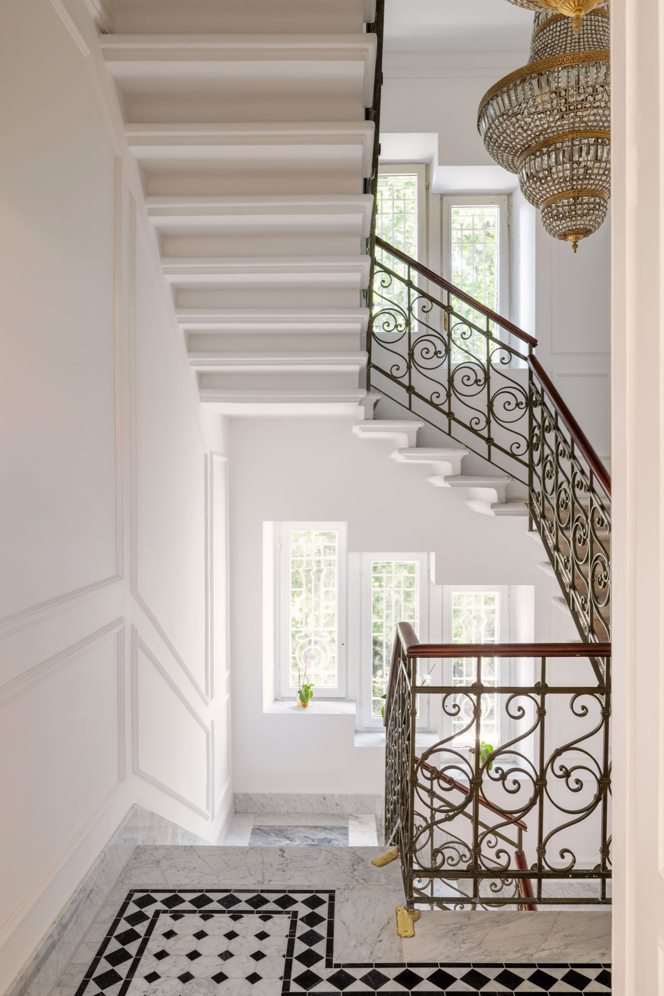 VPRV+1 — Hallway