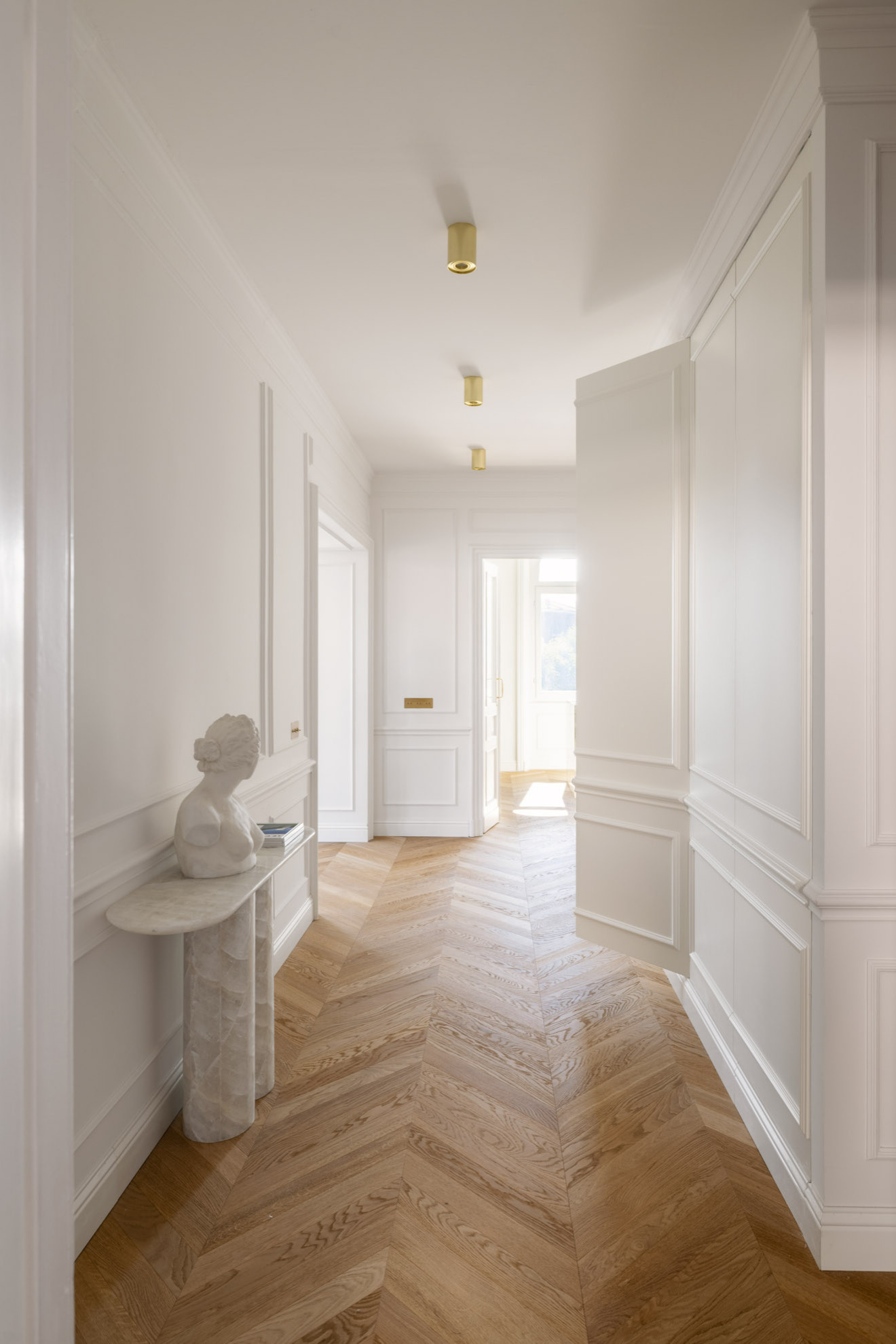 VPRV+1 — Hallway