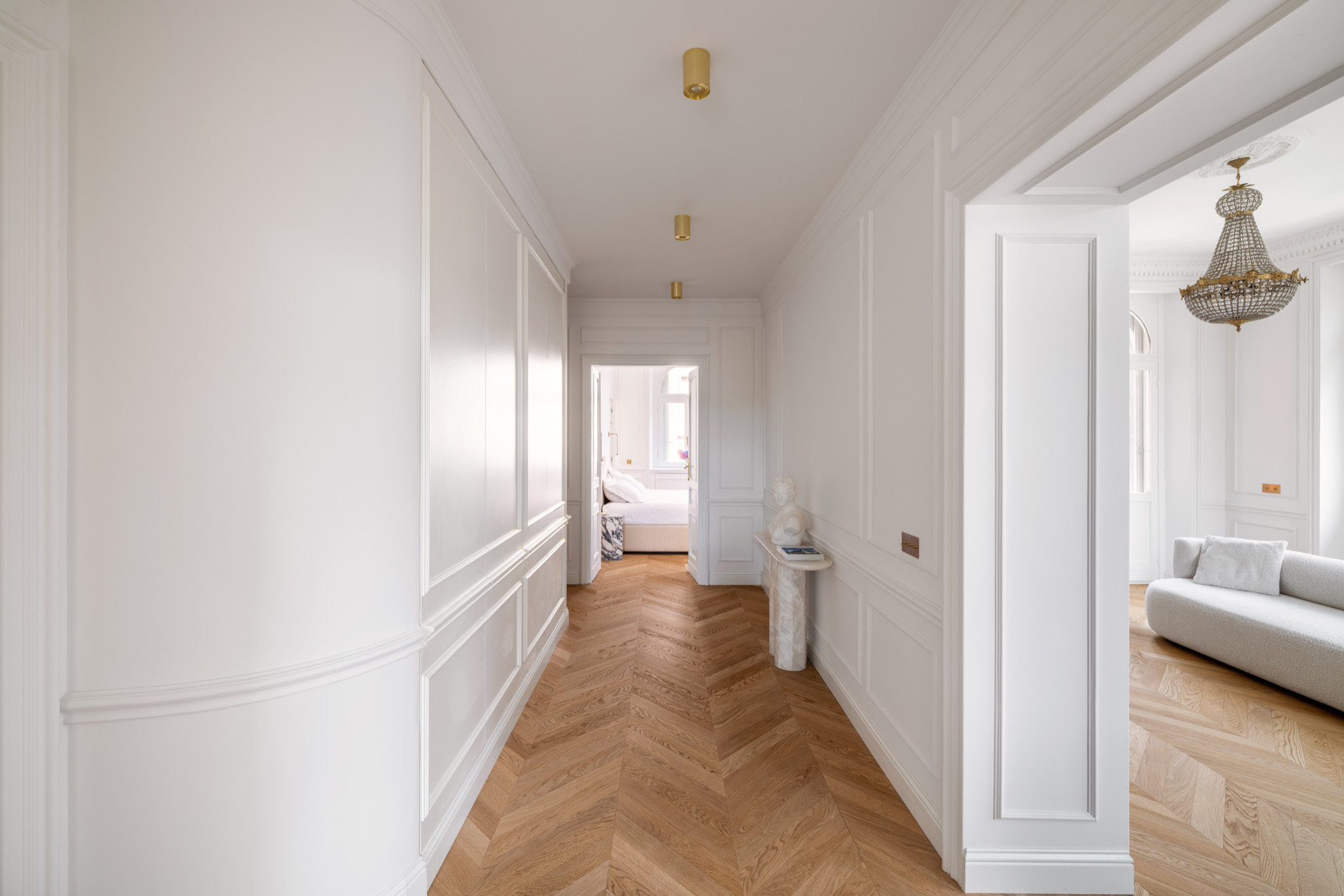 VPRV+1 — Hallway